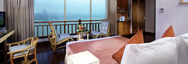 GREEN PLAZA HOTEL